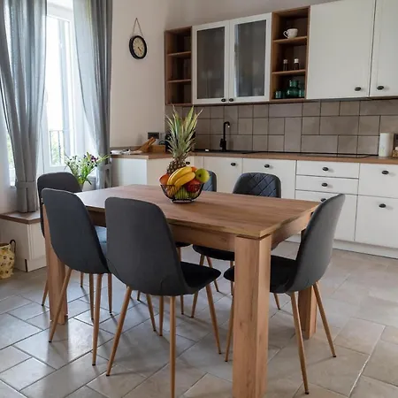 Olivia By Locap Group * 포르토로즈