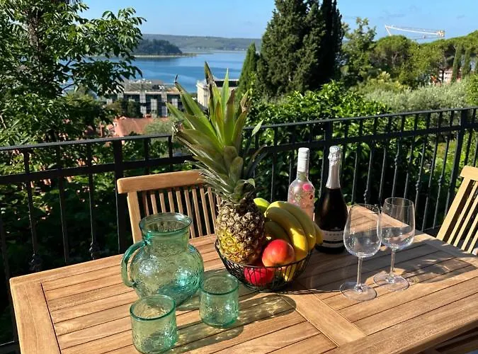 Olivia By Locap Group Апартаменты *